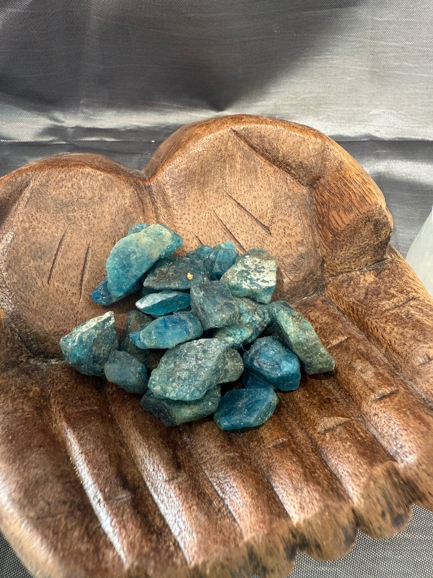 Apatite raw stone