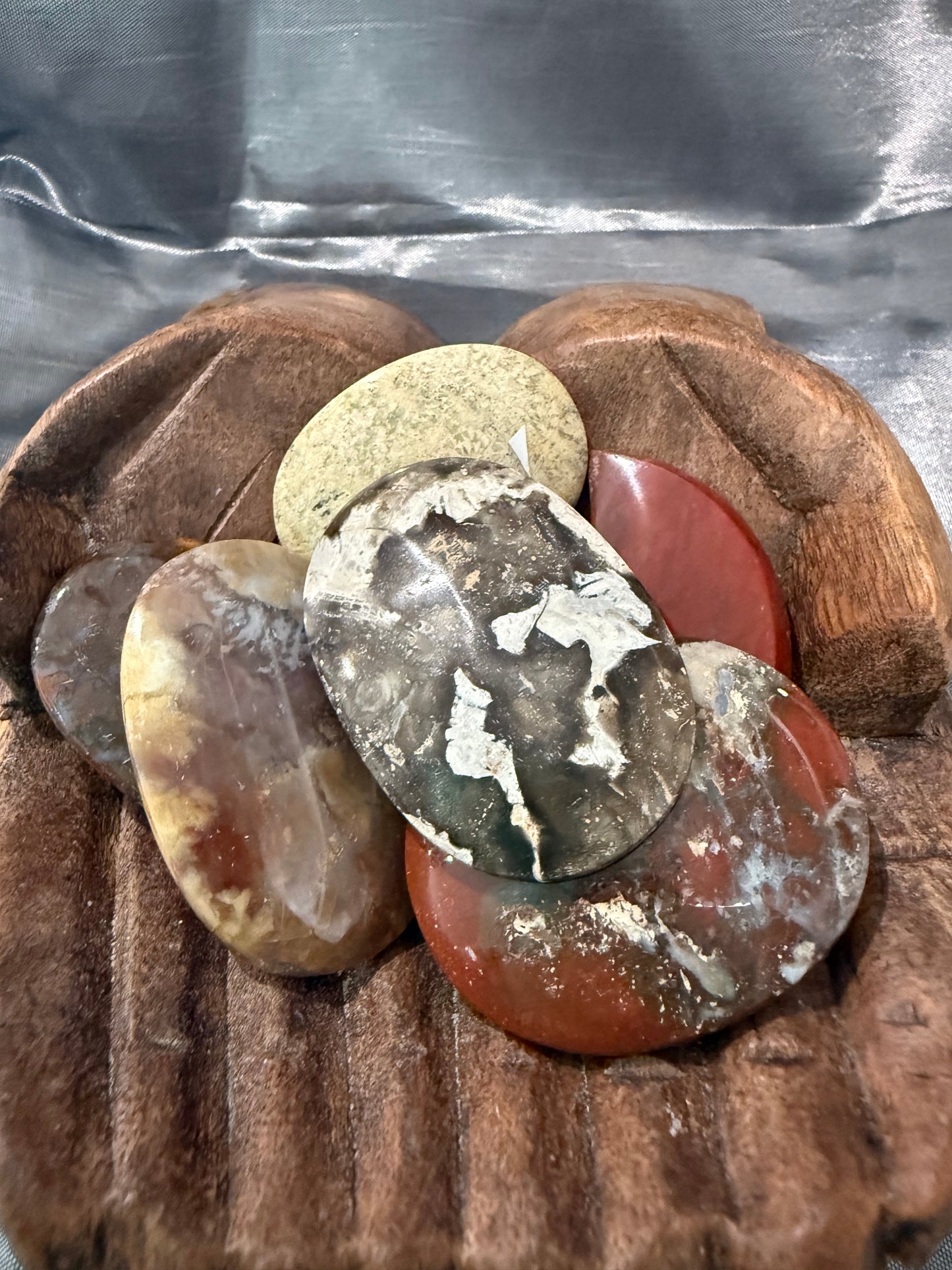 Assorted cabochons (large)