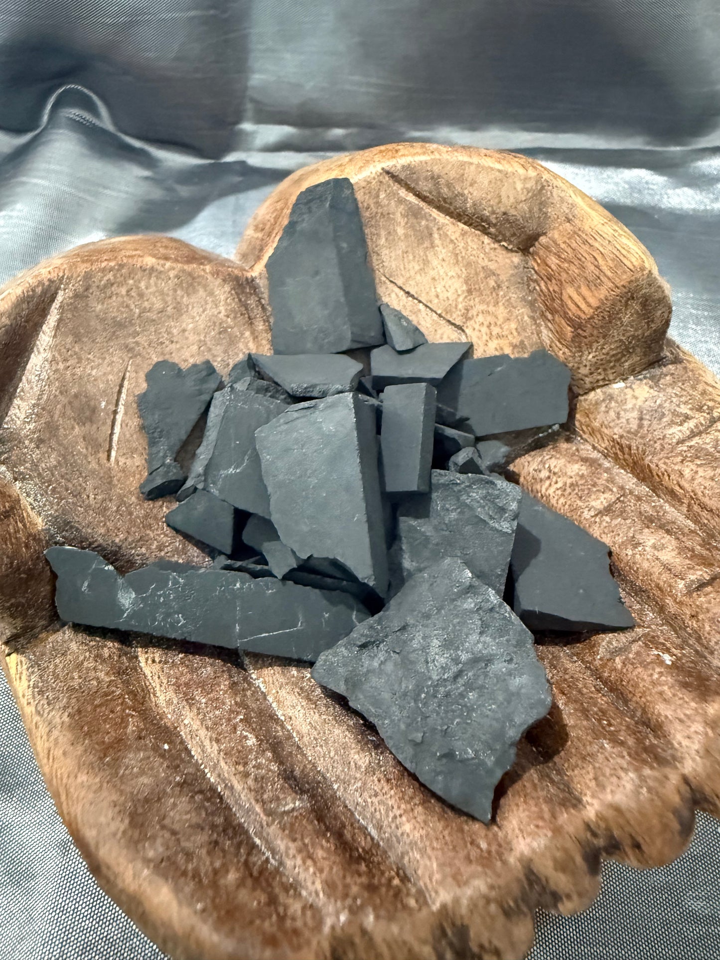 Shunghite raw stone
