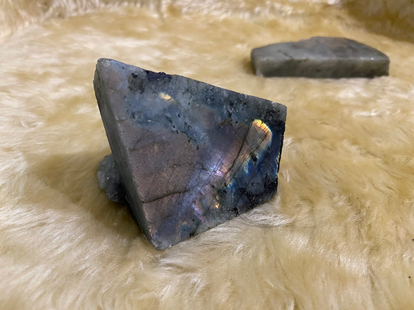 Labradorite slab (A grade)