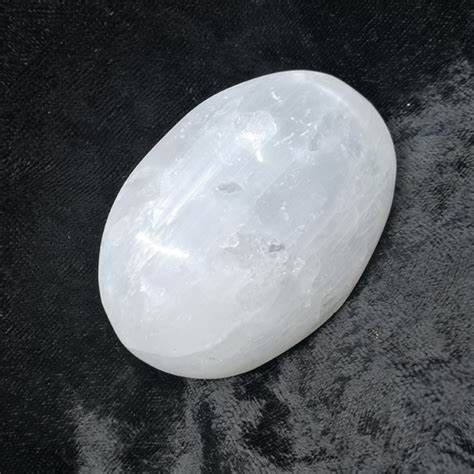 Selenite palm stone