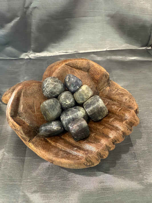 Iolite tumbled stone