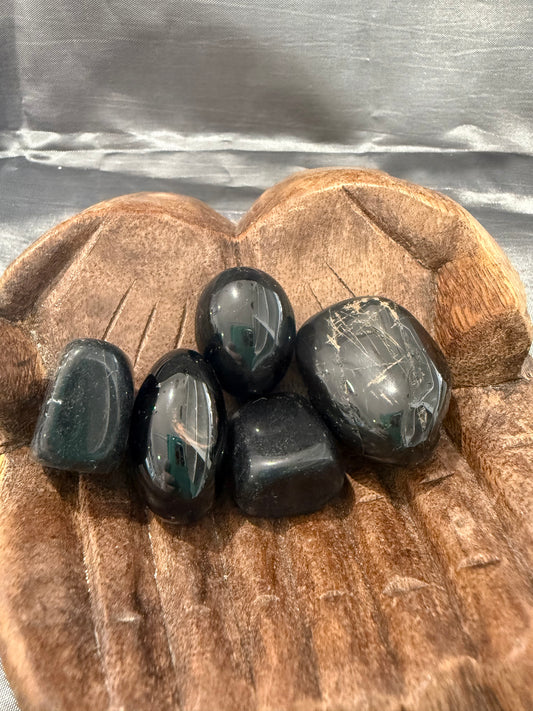 Obsidian tumbled stone (large)