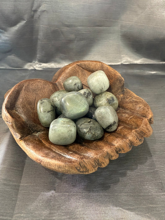 Labradorite (b grade) tumbled stone