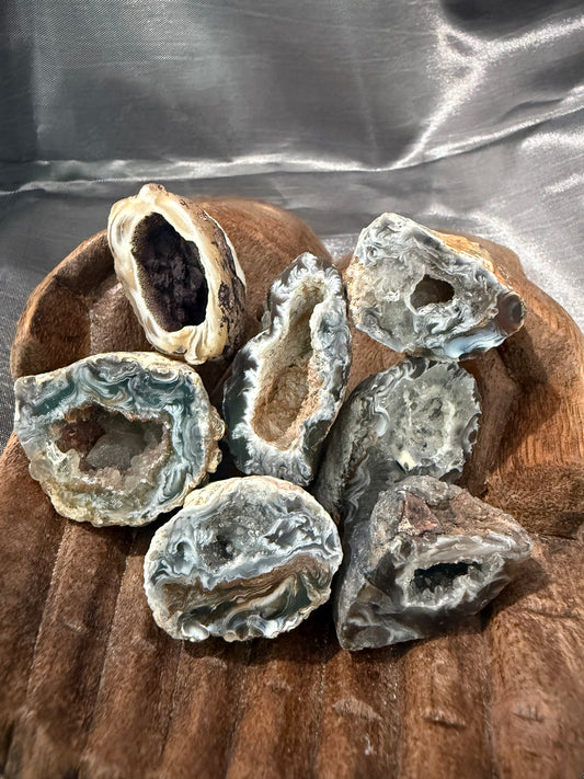 Agate Polished face half geodes