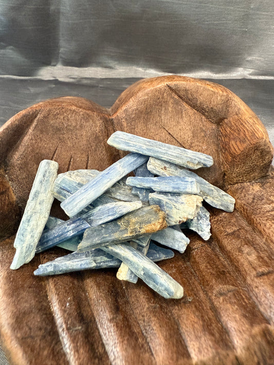 Blue Kyanite blades (raw stone)