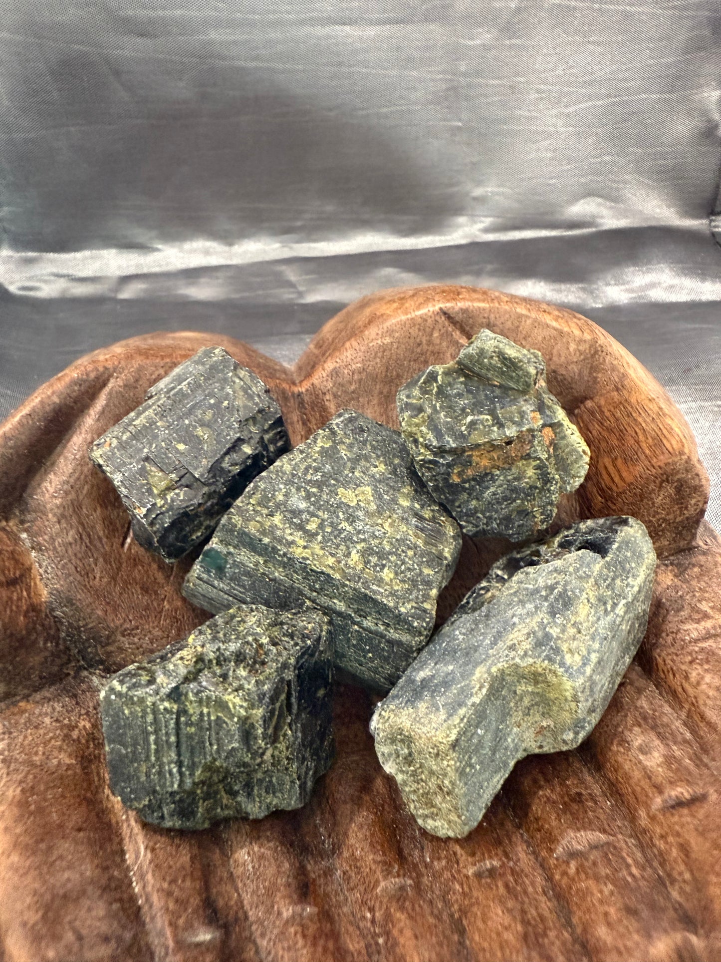 Epidote raw stone
