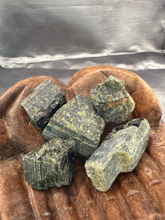 Epidote raw stone