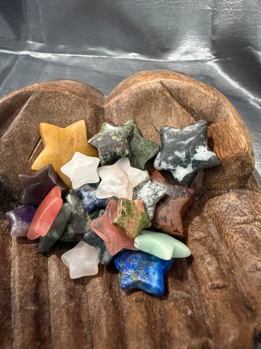 Mini gemstone star carving