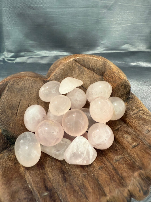 Rose Quartz tumbled stone (small)